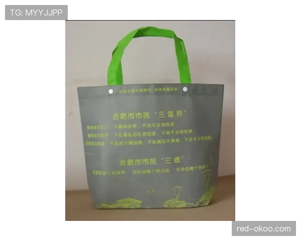 路过商场撞见高亭宇，手里那购物袋的价码让我怀疑人生